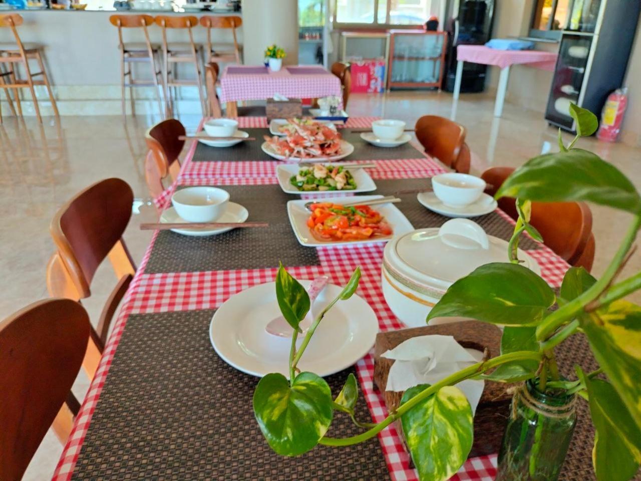 Riviera Hotel & Resort Kep Exterior photo