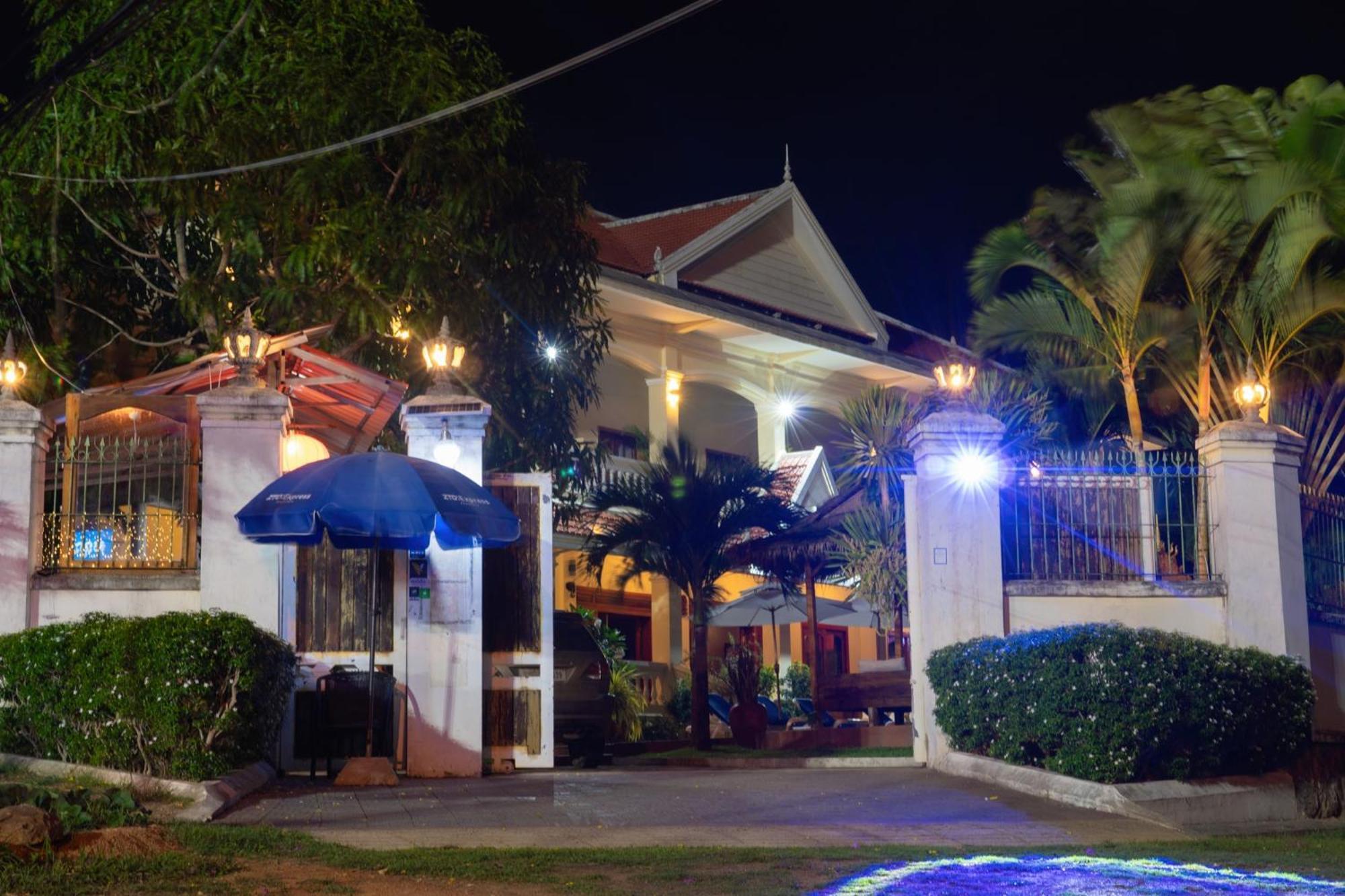 Riviera Hotel & Resort Kep Exterior photo