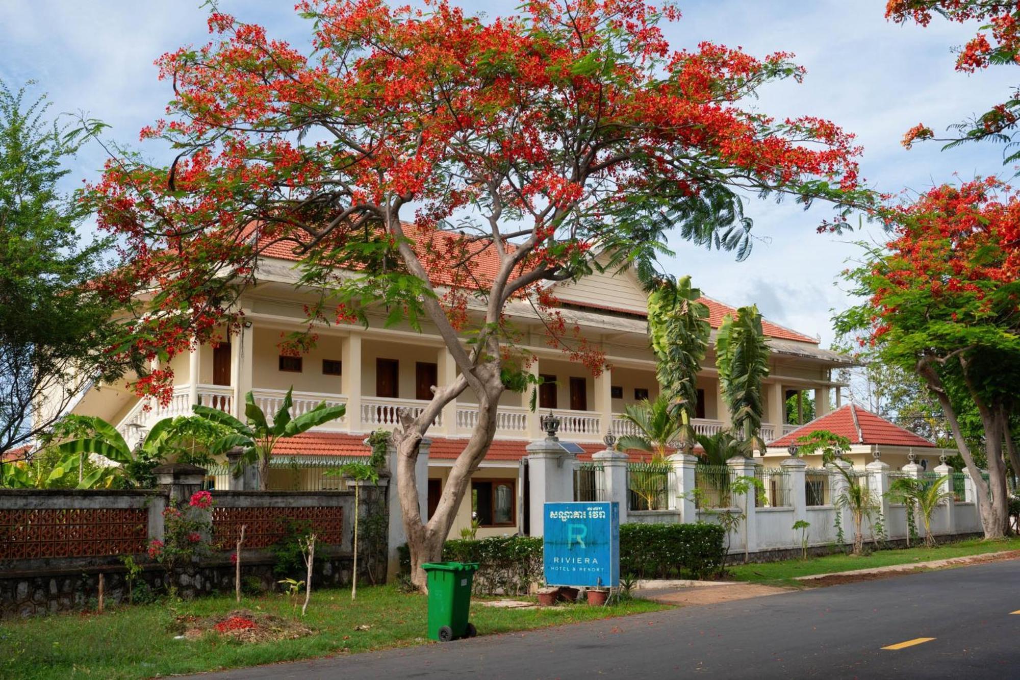 Riviera Hotel & Resort Kep Exterior photo