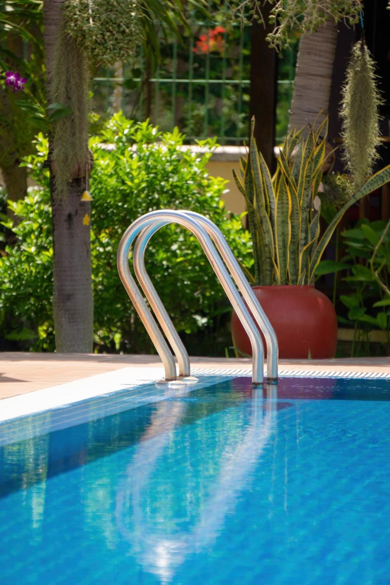 Riviera Hotel & Resort Kep Exterior photo