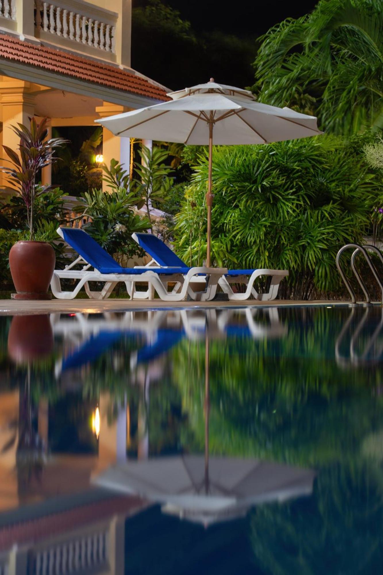 Riviera Hotel & Resort Kep Exterior photo